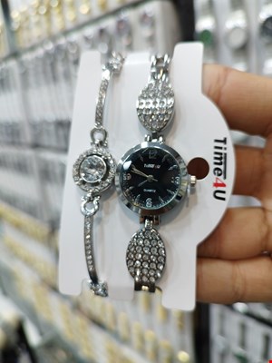 ساعت زنانه ست دستبندی برند TIME4U کد 46