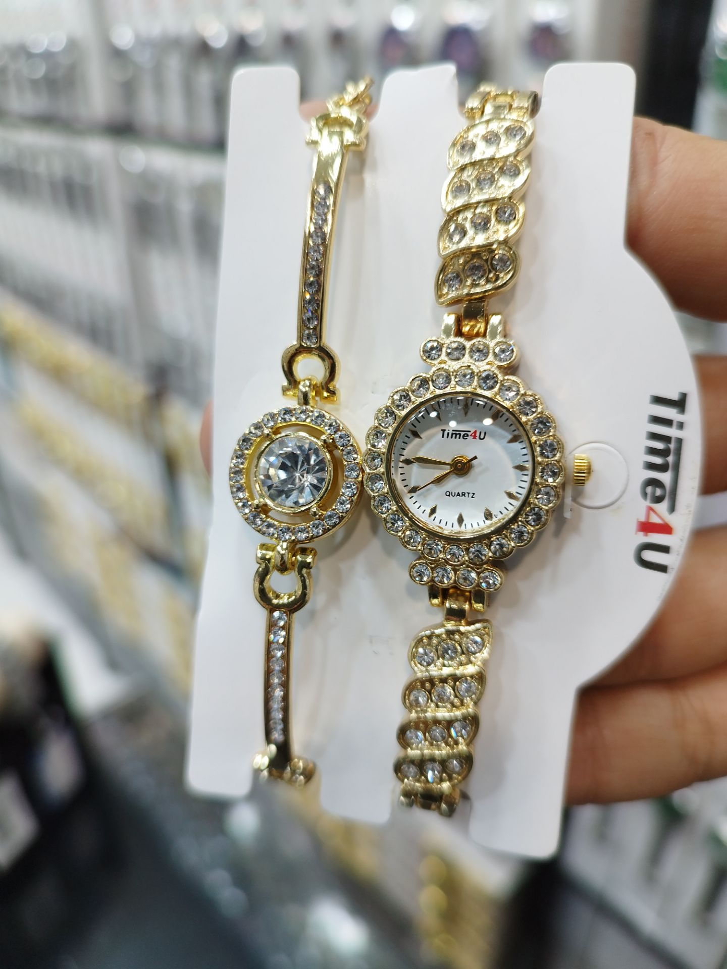 ساعت زنانه ست دستبندی برند TIME4U کد48